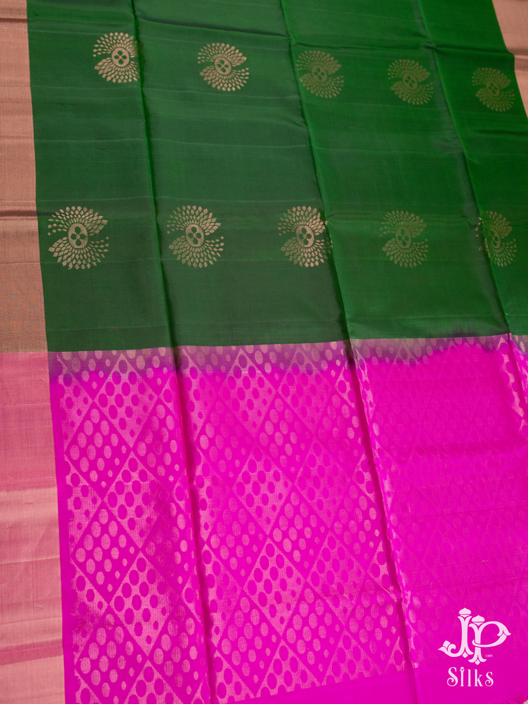 Bottle Green and Rani Pink Soft SIlk Saree - D5951 - VIew 4