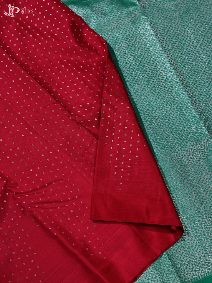 Red and Green Kanchipuram silk Saree - A1482 - View 4