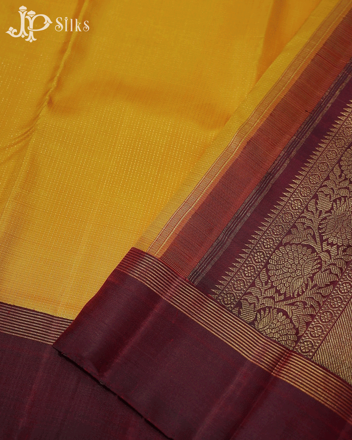 Yellow with Maroon Vaira Oosi motif Kanchipuram Silk Saree - E5123 - View 5