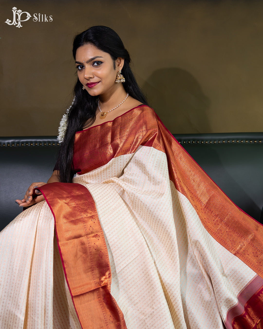 Cream And Maroon Kanchipuram Pure Silk Saree - D6751