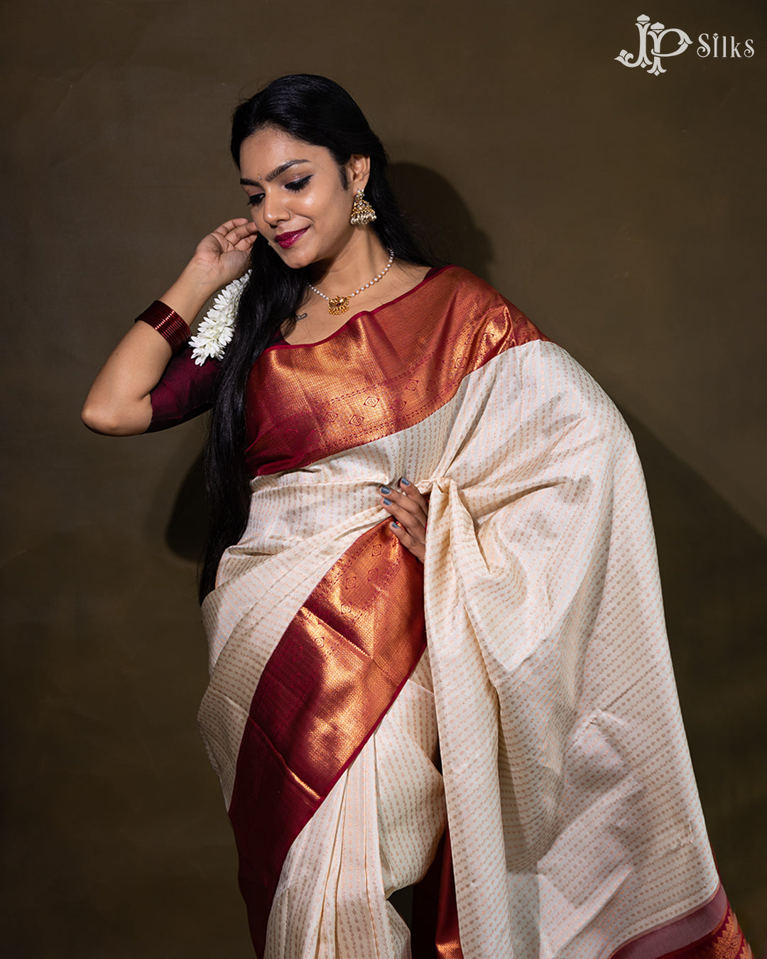 Cream And Maroon Kanchipuram Pure Silk Saree - D6751