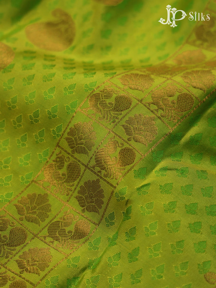 Light green with blue Kanchipuram Silk Saree - A6089 - View 6