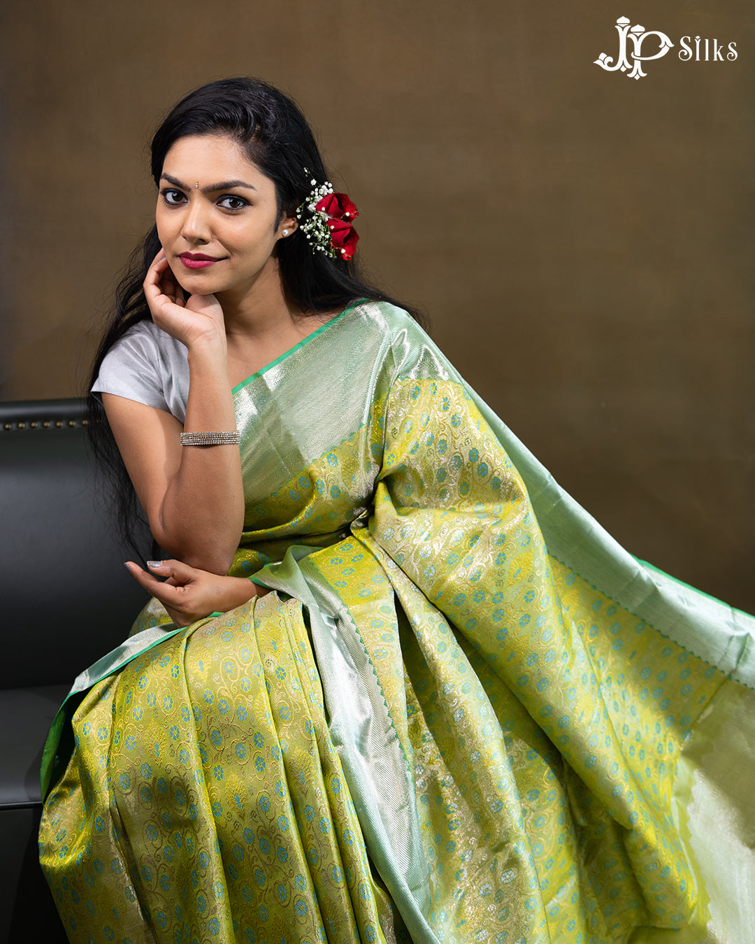 Light Green And Silver Kanchipuram Silk Saree - E3344