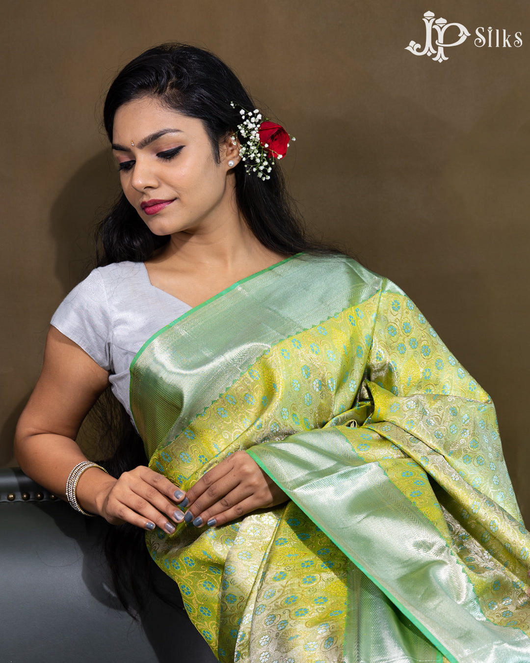 Light Green And Silver Kanchipuram Silk Saree - E3344