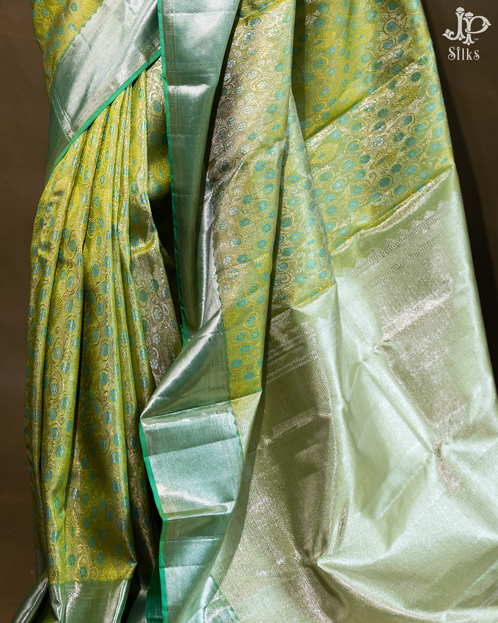 Light Green And Silver Kanchipuram Silk Saree - E3344