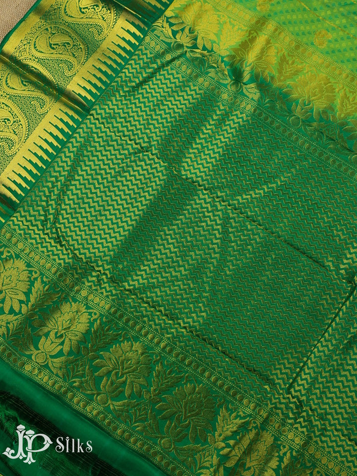 Light Green with Bottle Green Kanchipuram Silk Saree - A6092 - View 5