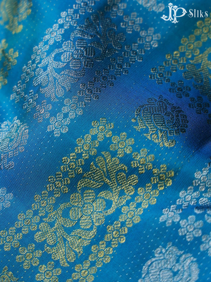 Ramar Blue with Violet Kanchipuram Silk Saree - A1298 - View 6