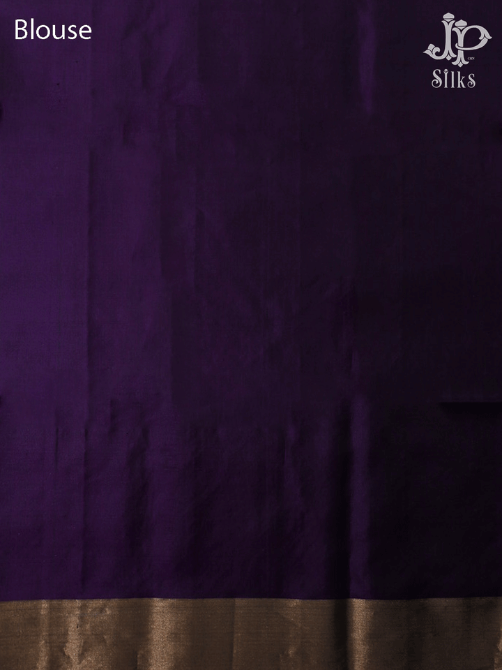 Lavender Kolam Pattern Soft Silk Saree - E5095 - View 4