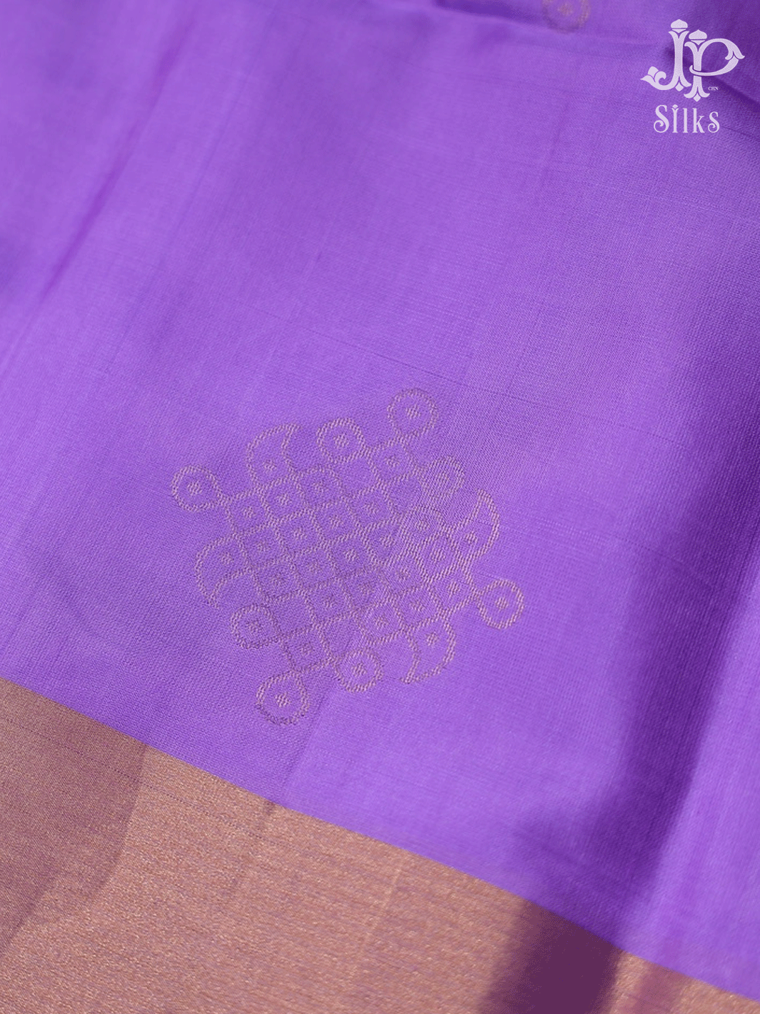 Lavender Kolam Pattern Soft Silk Saree - E5095 - View 3