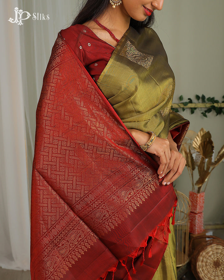 Mehandi Green and Maroon Soft Silk Saree - E5087