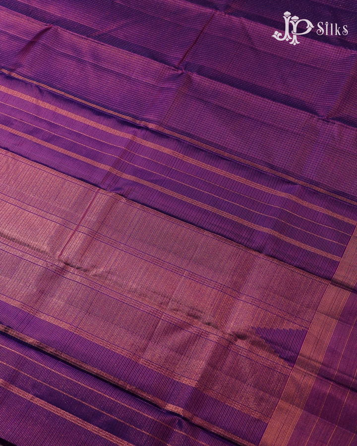 Royal Purple Checked Kanchipuram Silk Saree - E5204 - View 3