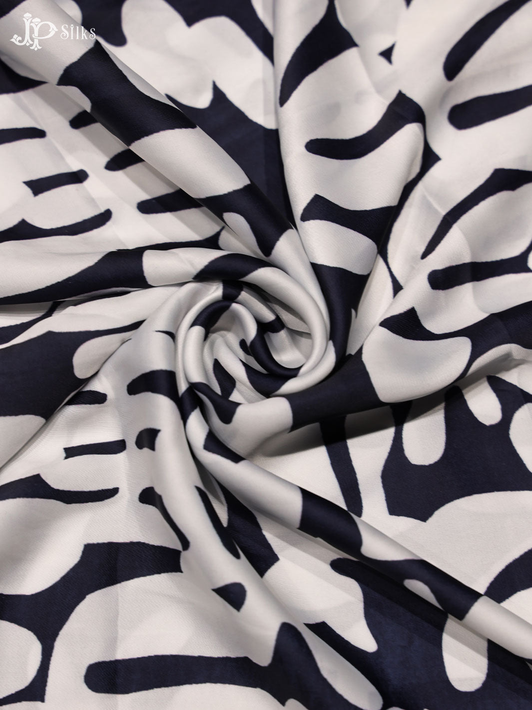 Black and White Digital Printed Crepe Fabric - E3482