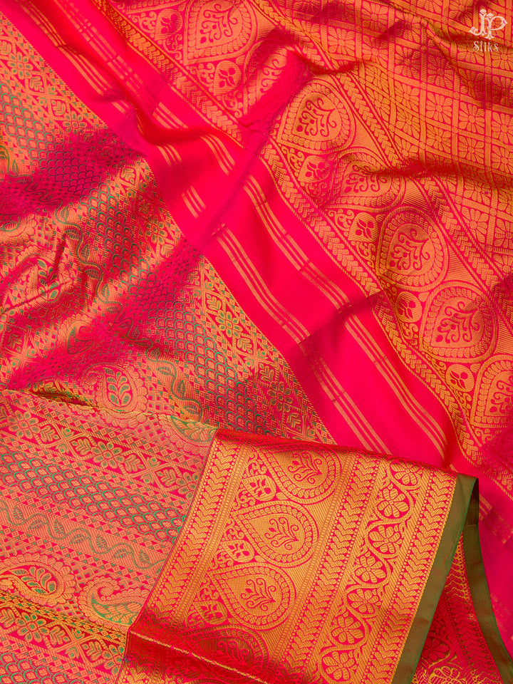 Red and Green Kanchipuram Silk Saree - C1953 - View 2