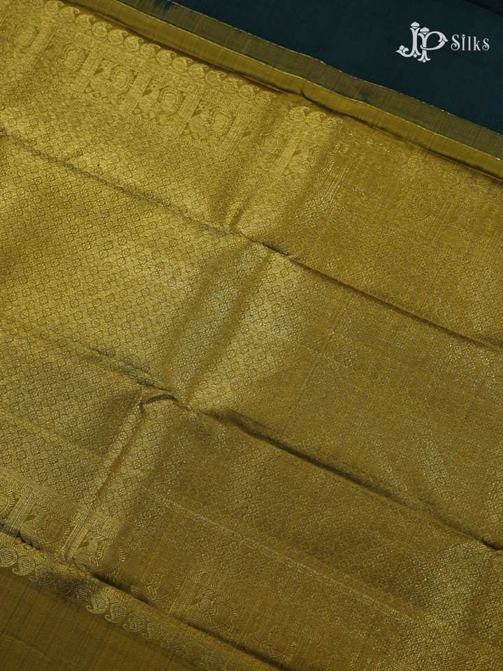 Dark Green and Mustard Yellow Kanchipuram Silk Saree -  E4708 - View 5