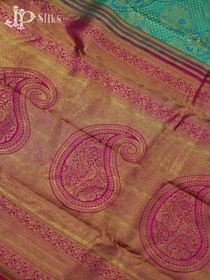 Teal green with dark pink Kanchipuram Silk Saree - C2207 - View 5