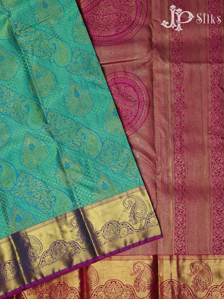 Teal green with dark pink Kanchipuram Silk Saree - C2207 - View 2