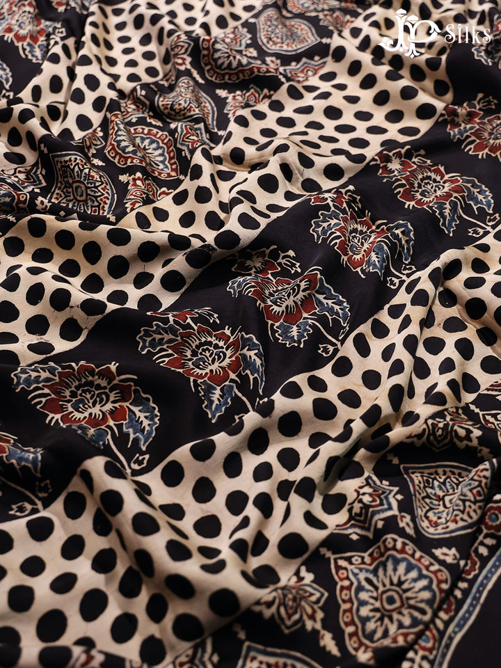 Black , White and Maroon Ajrakh Printed Modal Silk Fancy Saree - E4570 - View 4