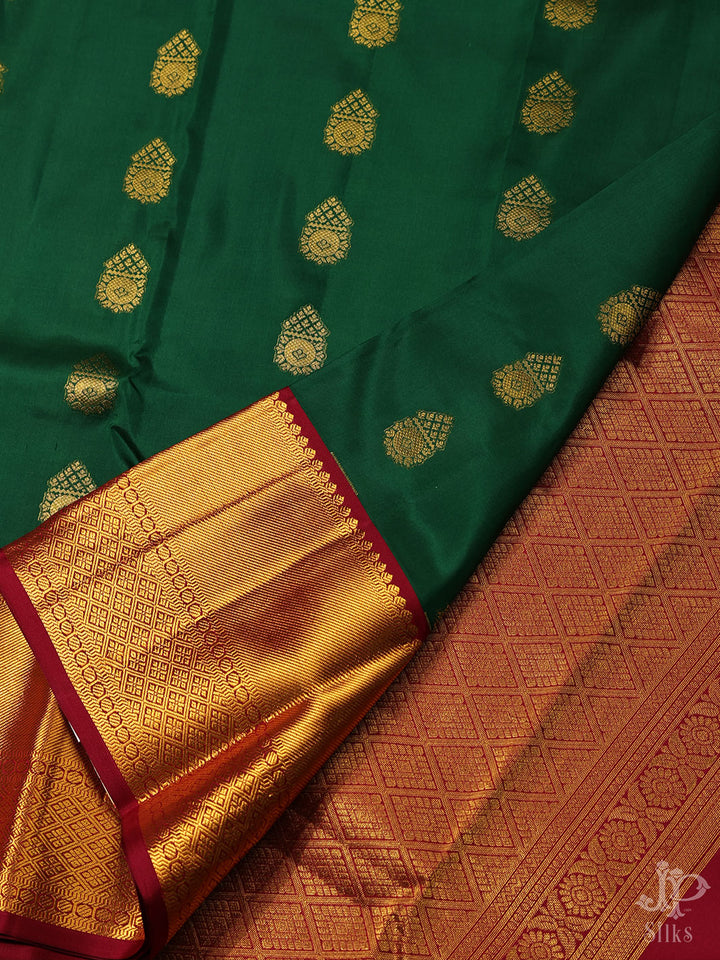Bottle Green and Maroon Pure Silk Saree - D4758 - View 4