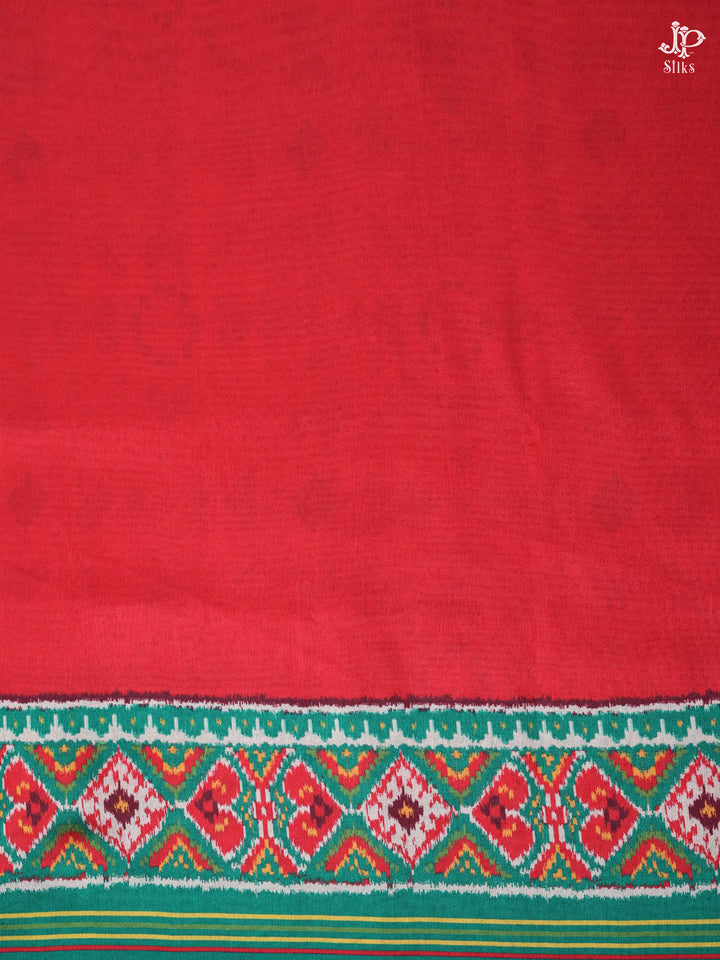 Red and Green Rajkot Patola Ikat Saree - D1938 -View 3