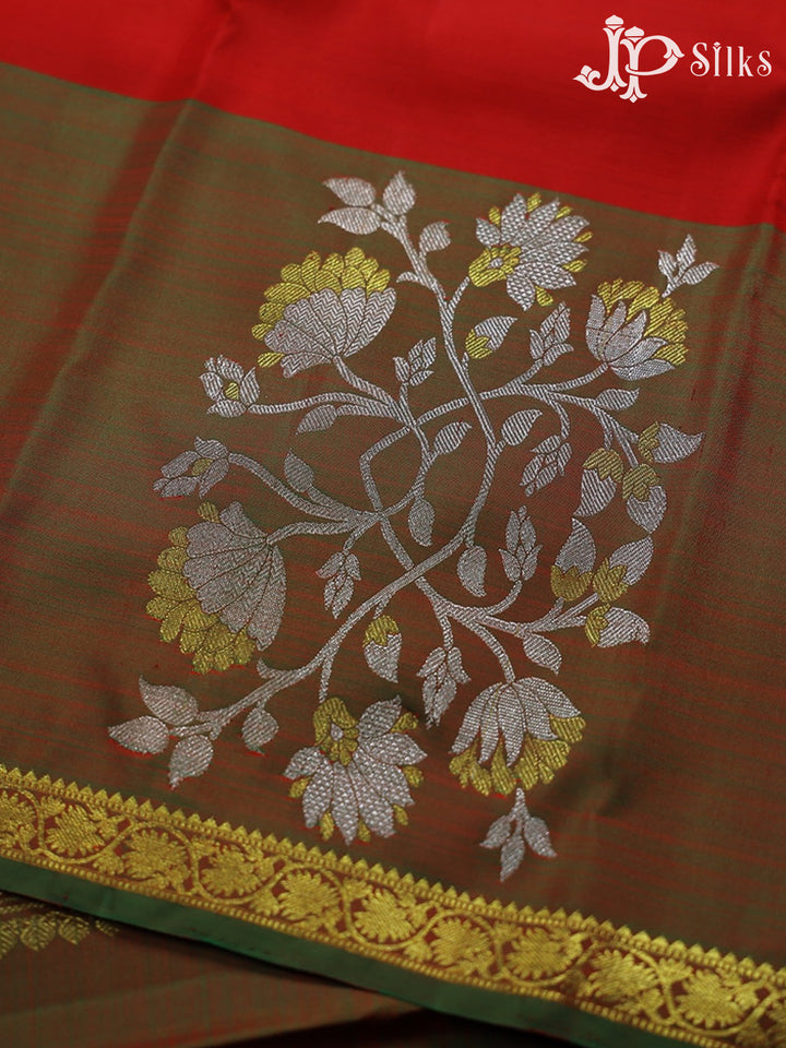 Red with Mehandi Green Silk Saree - A3174 - View 5