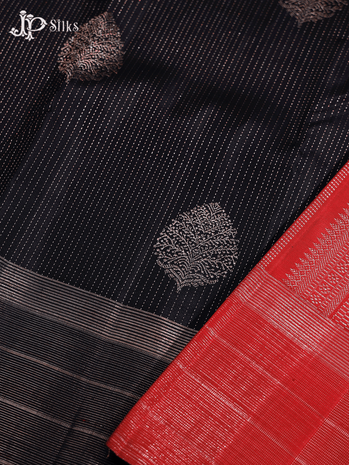 Black Red Leaf Design Kanchipuram Silk Saree - E5219 - View 2
