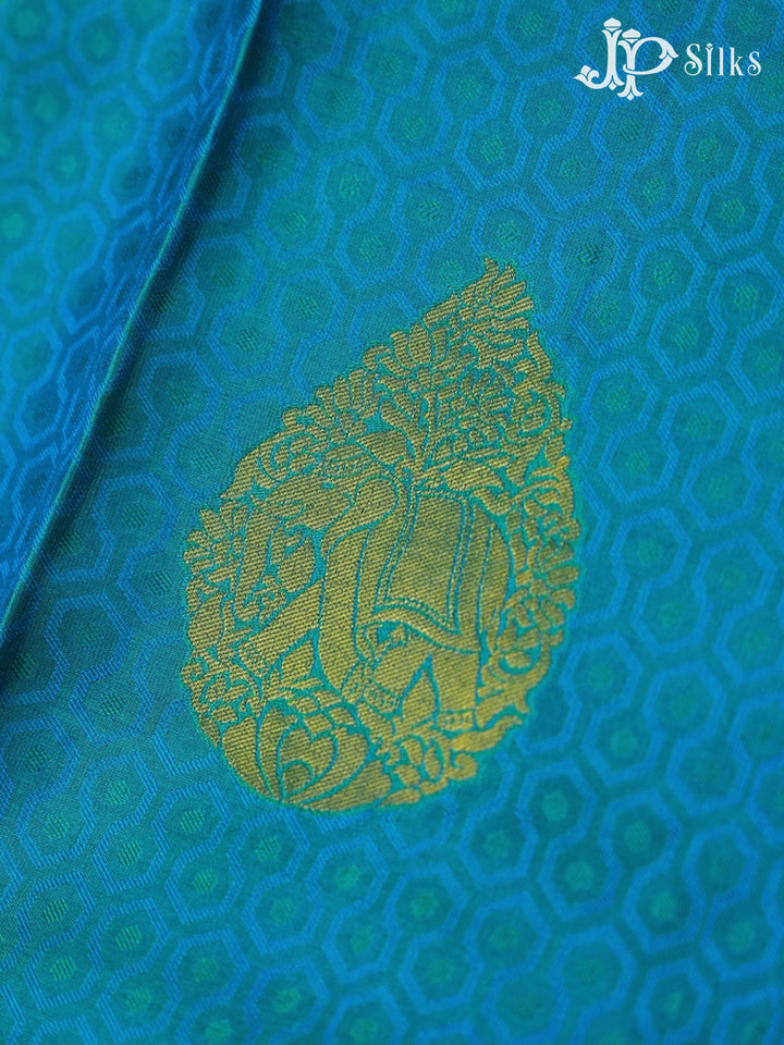 Dual Shade Green with Pink Kanchipuram Silk Saree - A6118 - View 6