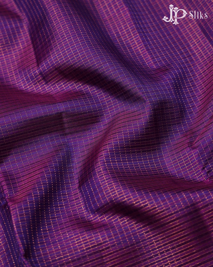 Royal Purple Checked Kanchipuram Silk Saree - E5204 - View 2