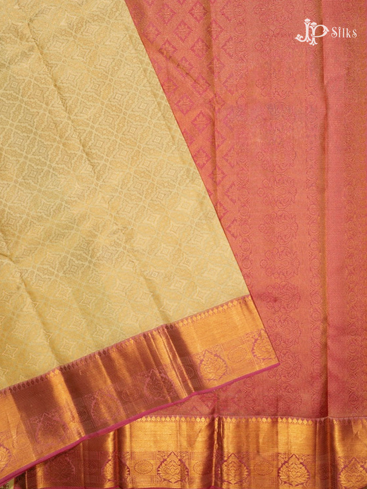 Cream & Light Pink Kanchipuram Silk Saree - D6748 - view4