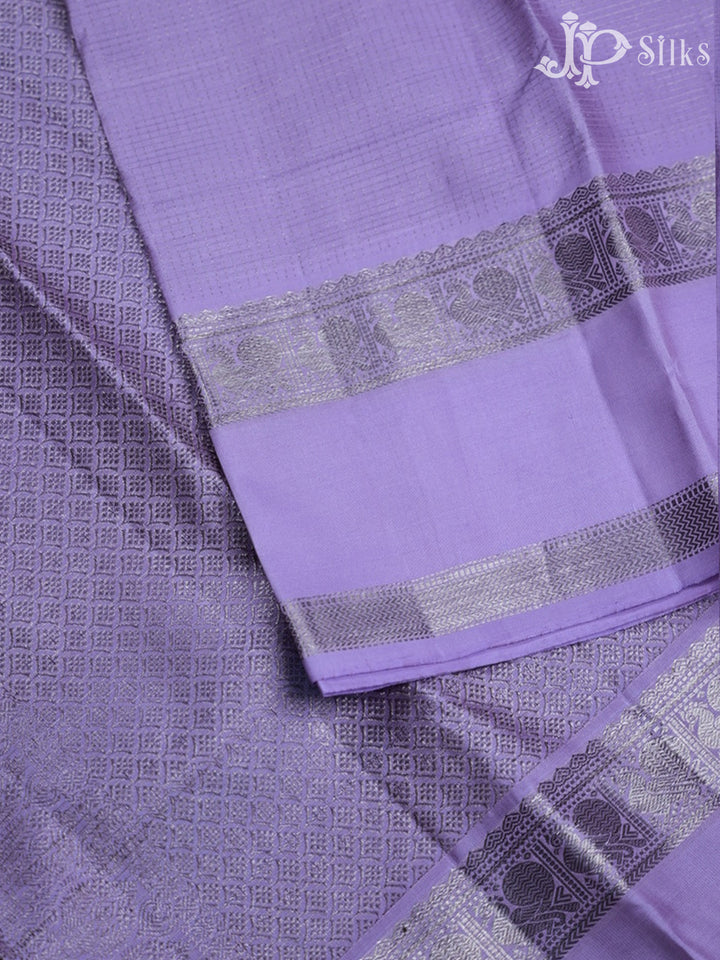 Lavender with Burgundy Pink Kanchipuram Silk Saree - F2366 - View 4