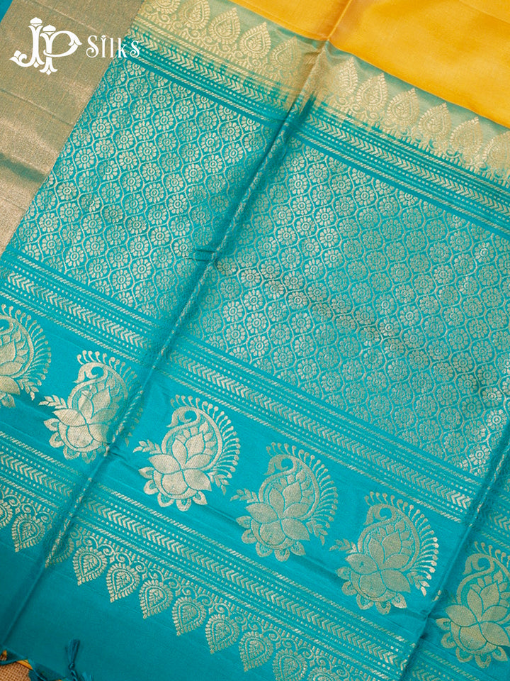 Light mustard yellow & teal green color E5116