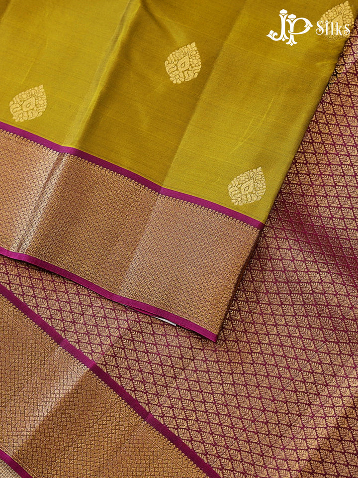 Mehandi Green & Dark Magenta Pure Silk Mix Saree - G929