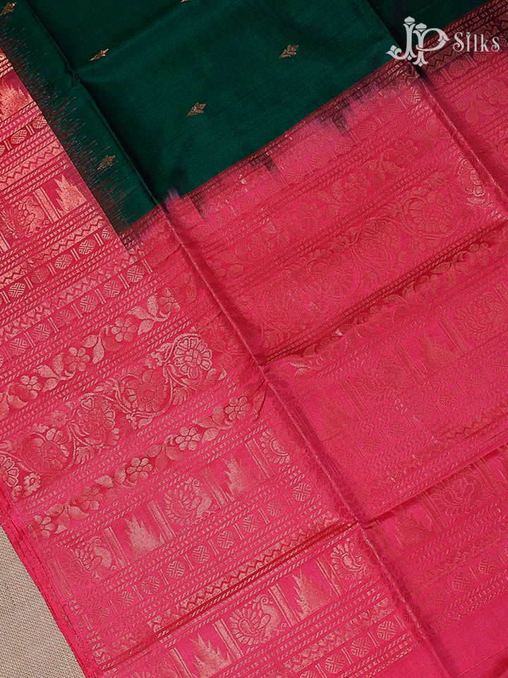 reddish pink & Green D5094