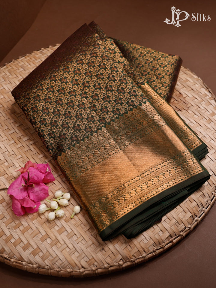 Dark Kombu Green Kanchipuram Pure Silk Saree - E4582