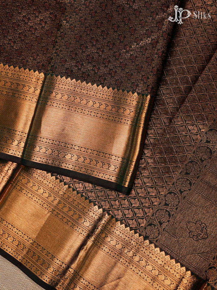 Dark Kombu Green Kanchipuram Pure Silk Saree - E4582