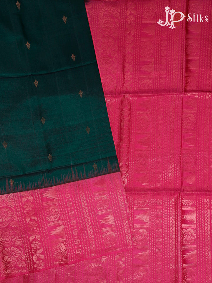 reddish pink & Green D5094