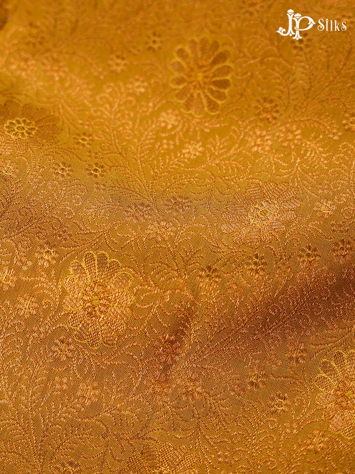 Mustard And Mulberry Purple Kanchipuram Silk Saree - D2808