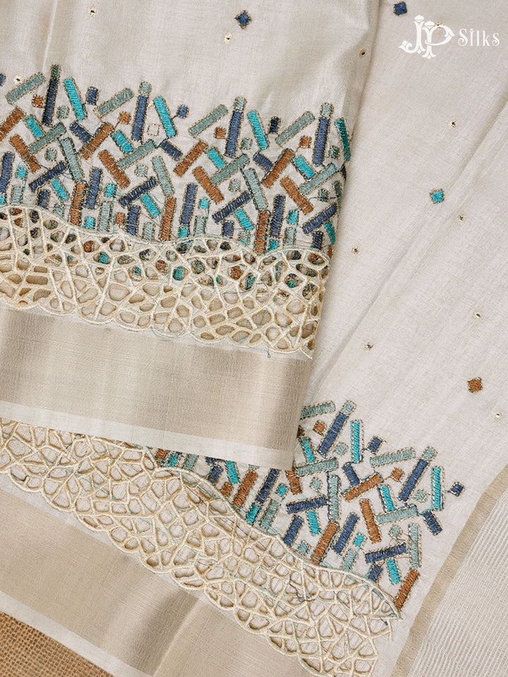 Off-White Semi Tussar Saree - G177