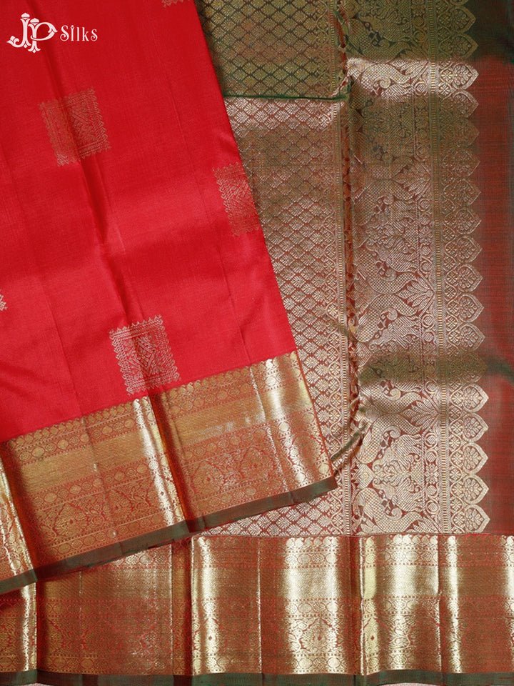 Red & Manthulir Green Kanchipuram Silk Saree - F2329