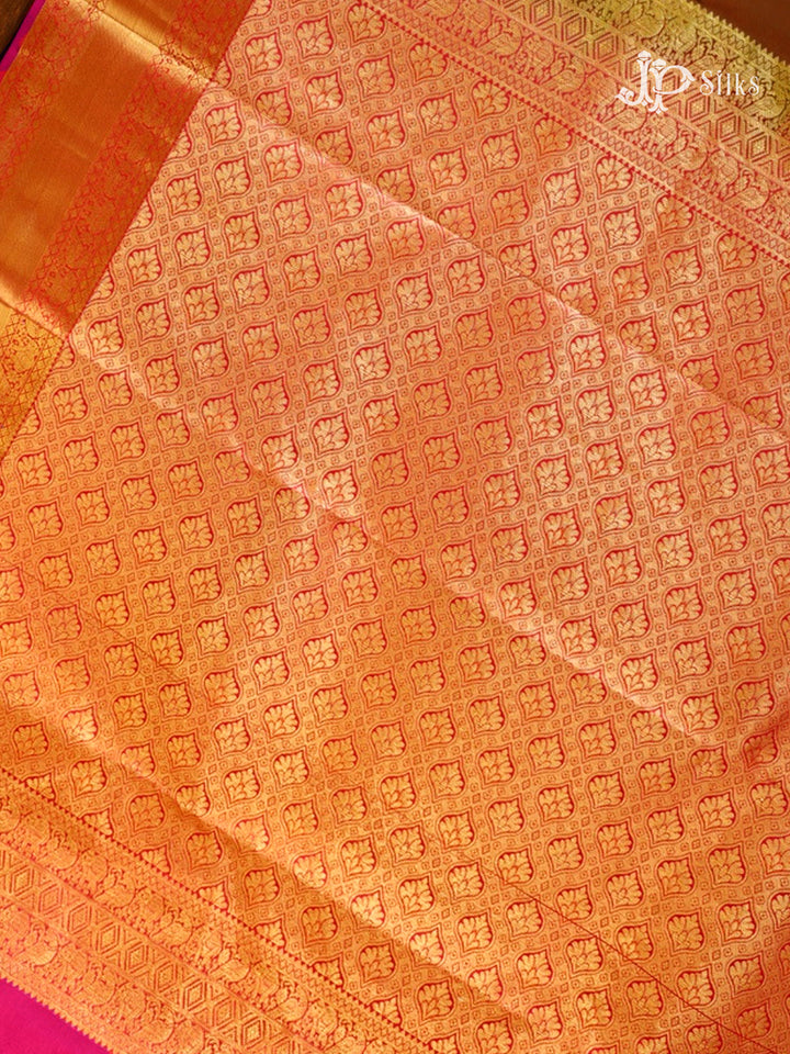 Mandhulir Green & Pink Pure Silk Mix Saree - G813-view-4