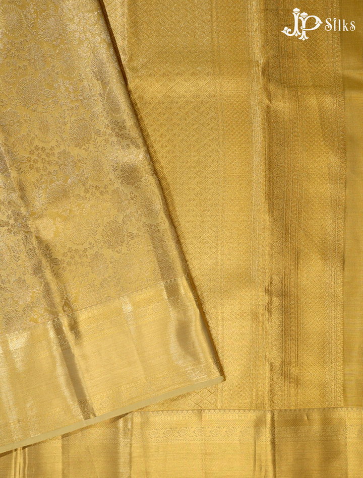 Gold Kanchipuram Silk Saree - G352