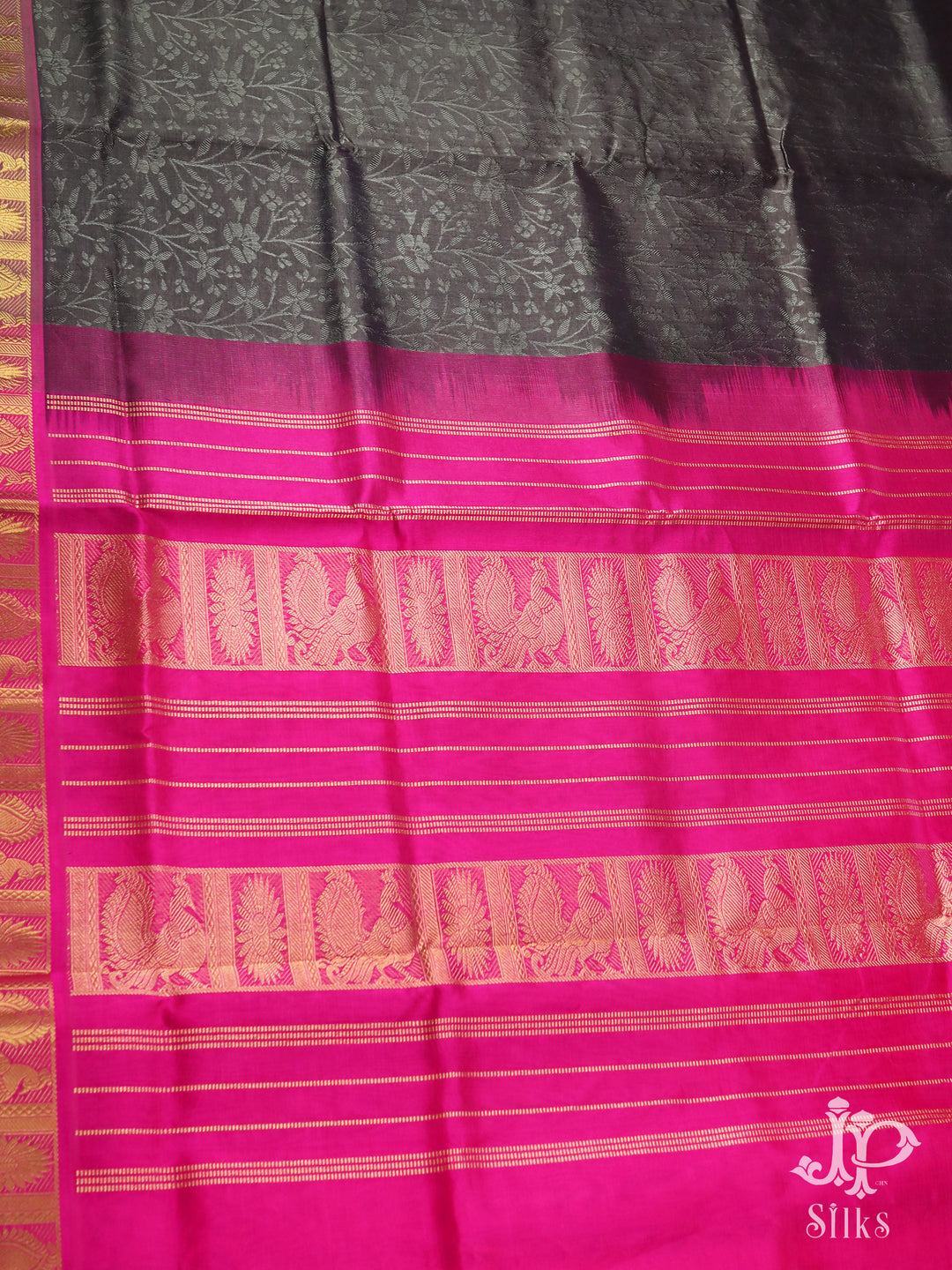 Black and Rani Pink Silk Cotton Saree - E1594 - View 3