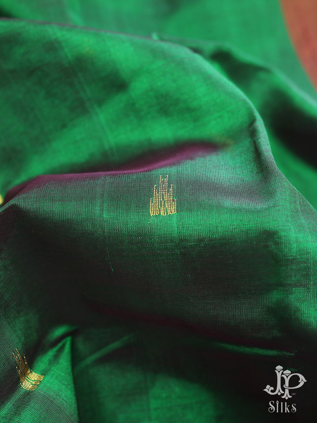 Bottle Green and Red Silk Cotton Saree - D8197 - VIew 1