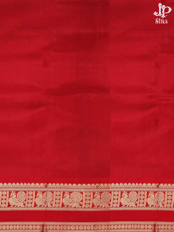 Maroon and Red Kanchipuram Silk Saree - D9791 - View 2