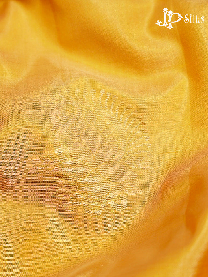 Light mustard yellow & teal green color E5116