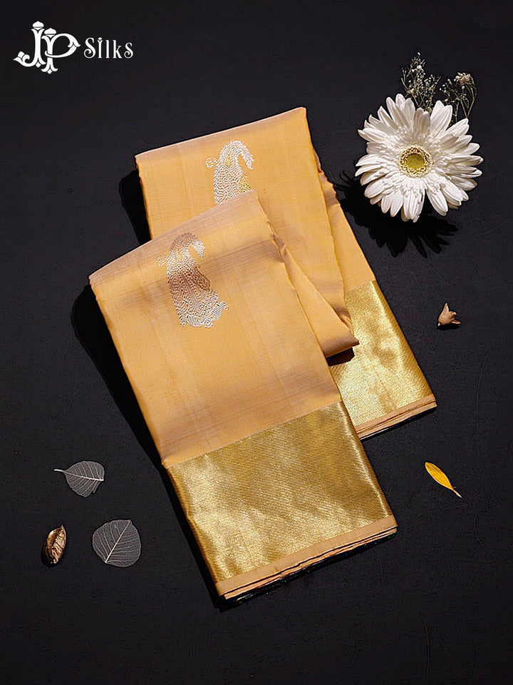 Cream Gold Kanchipuram Pure Silk Saree - E4997