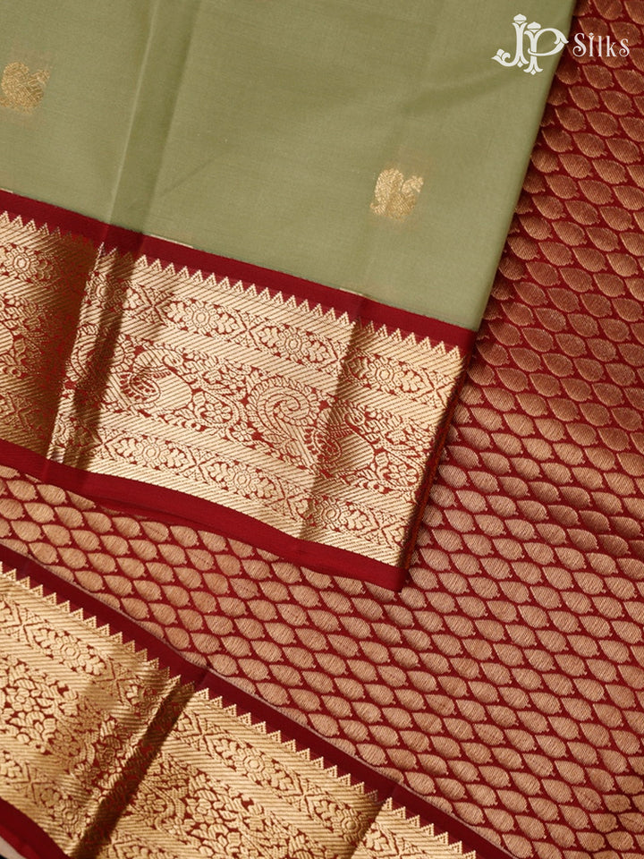 Elaichi Green and Maroon Pure Silk Mixed Saree - G374