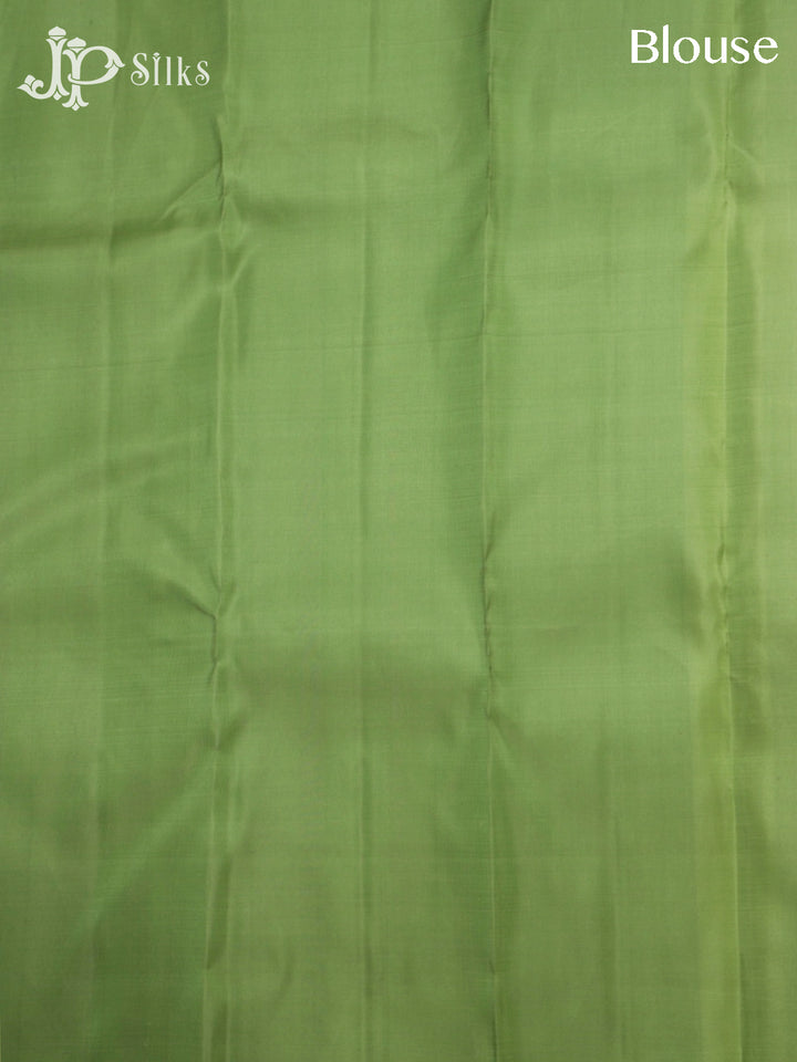 Off White & Pista Green Kanchipuram 2G Zari Silk Saree - H10