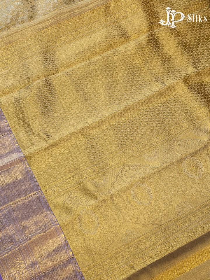 Gold Kanchipuram Silk Saree - G861