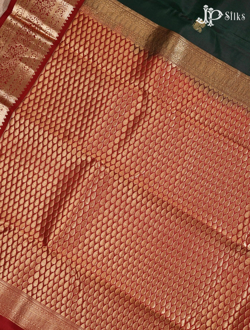 Karum Pachai & Maroon Pure Silk Mix Saree - G373