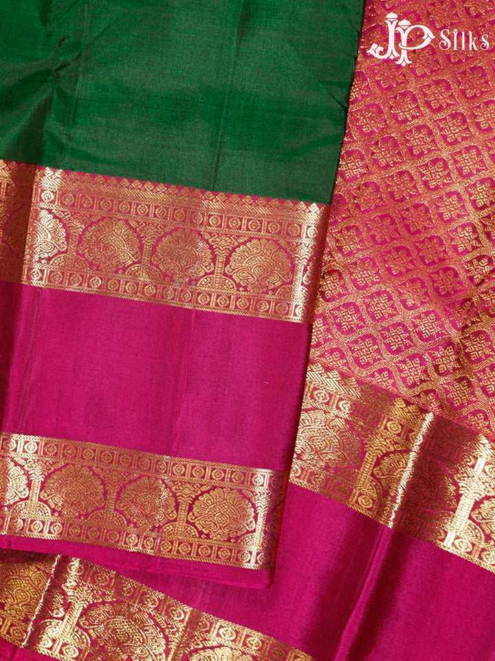 Bottle Green and Magenta Pink Kanchipuram Silk Saree - G363 “View6”